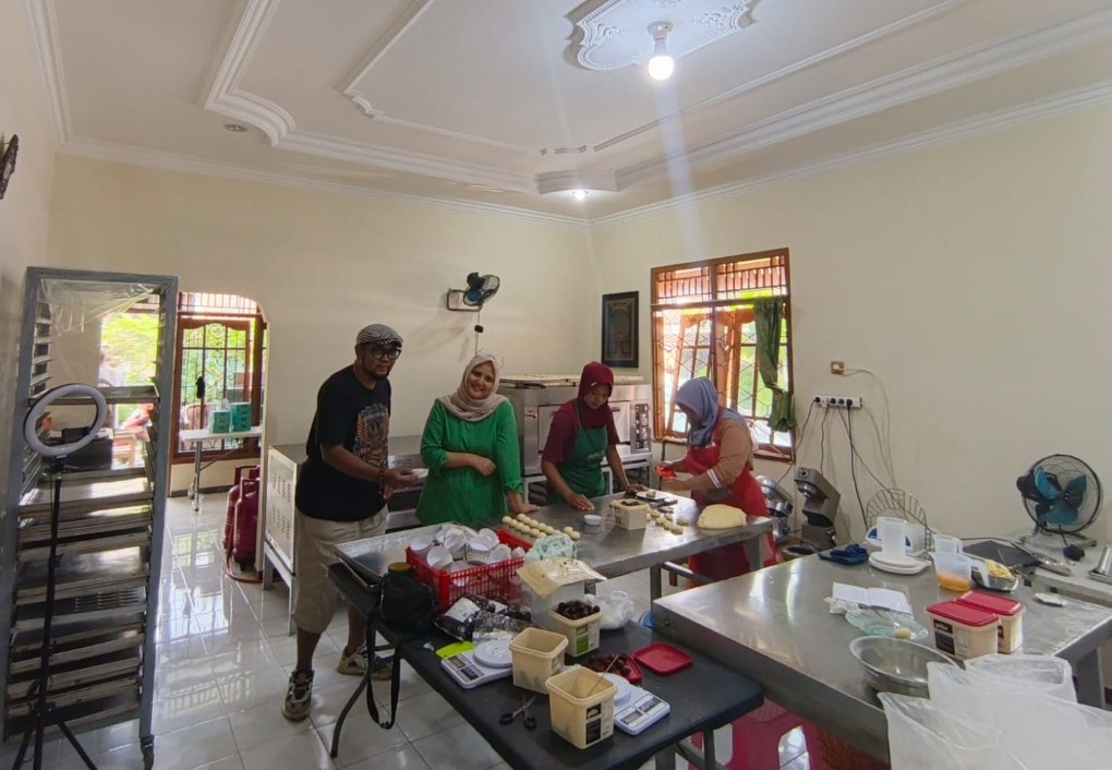 UMKM Kreatif Banyumas, Bolu Chiffon Manja & Calengsai