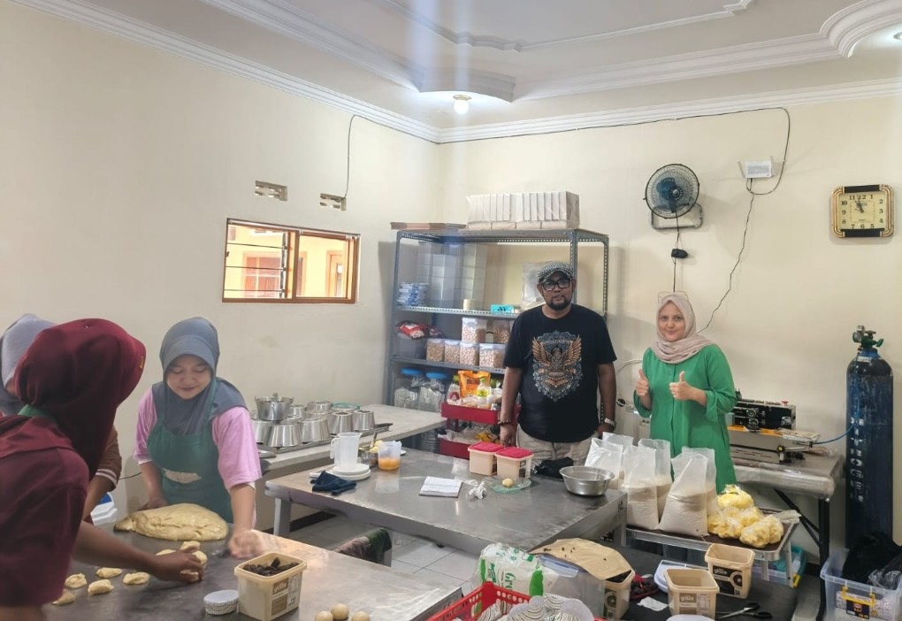 UMKM Kreatif Banyumas, Bolu Chiffon Manja & Calengsai